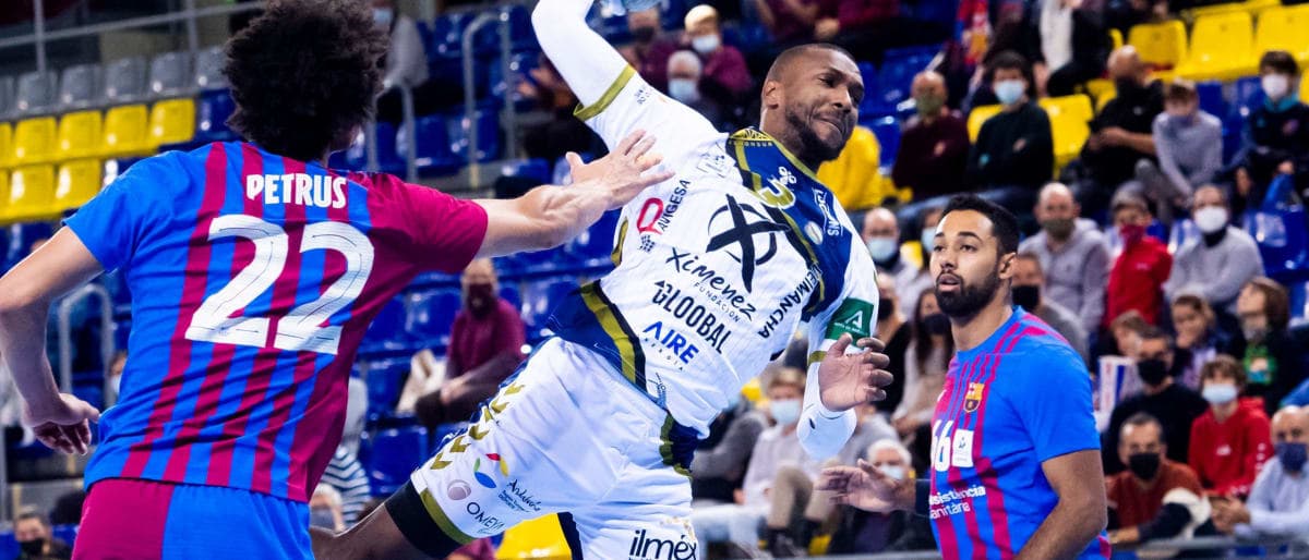 LIGA SACYR ASOBAL: El Ángel Ximénez planta cara y ofrece su mejor versión ante el líder (35-29)