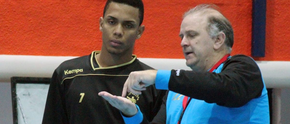 ÁNGEL XIMÉNEZ SE JUEGA DOS PUNTOS DE ORO